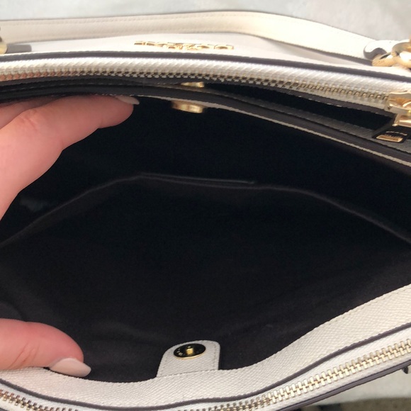 Coach White Bag - Picture 6 of 8